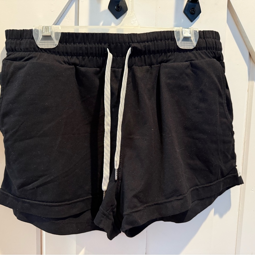Vuori Women's Black Athletic Shorts